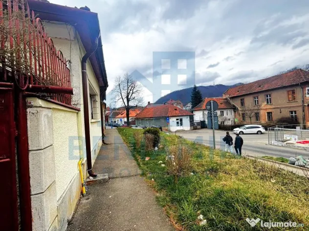 Casa-Central-Brasov-Sitei-Universitate-125mp-curte-280mp-...