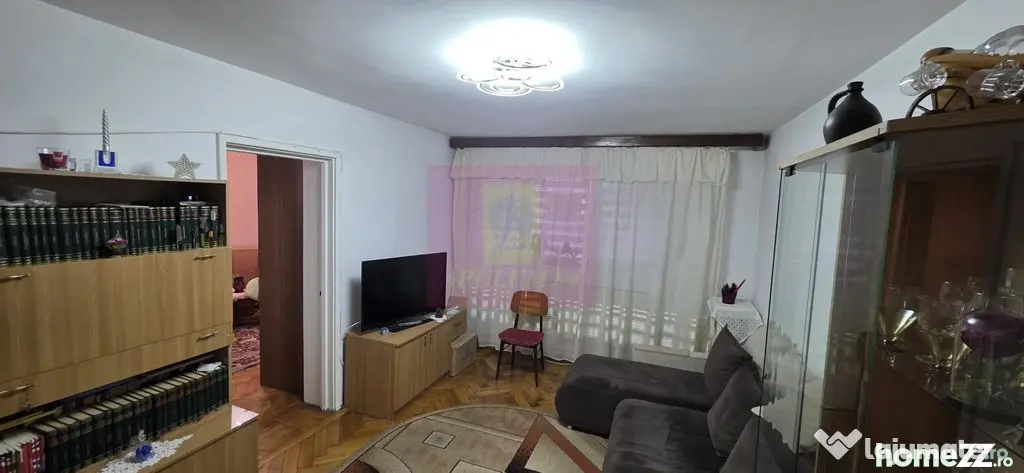 Apartament cu 3 camere de vanzare in Campina - Campina (Prahova)
