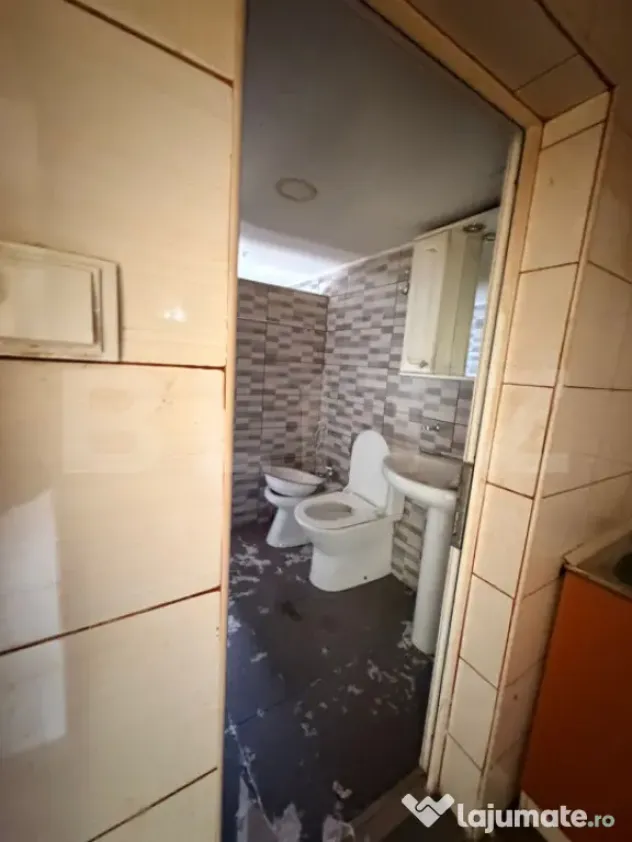 Casă veche cu teren generos – 1595 mp – zonă centrală