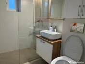 Apartament de inchiriat 3 camere plus Garaj complet RENOVAT 