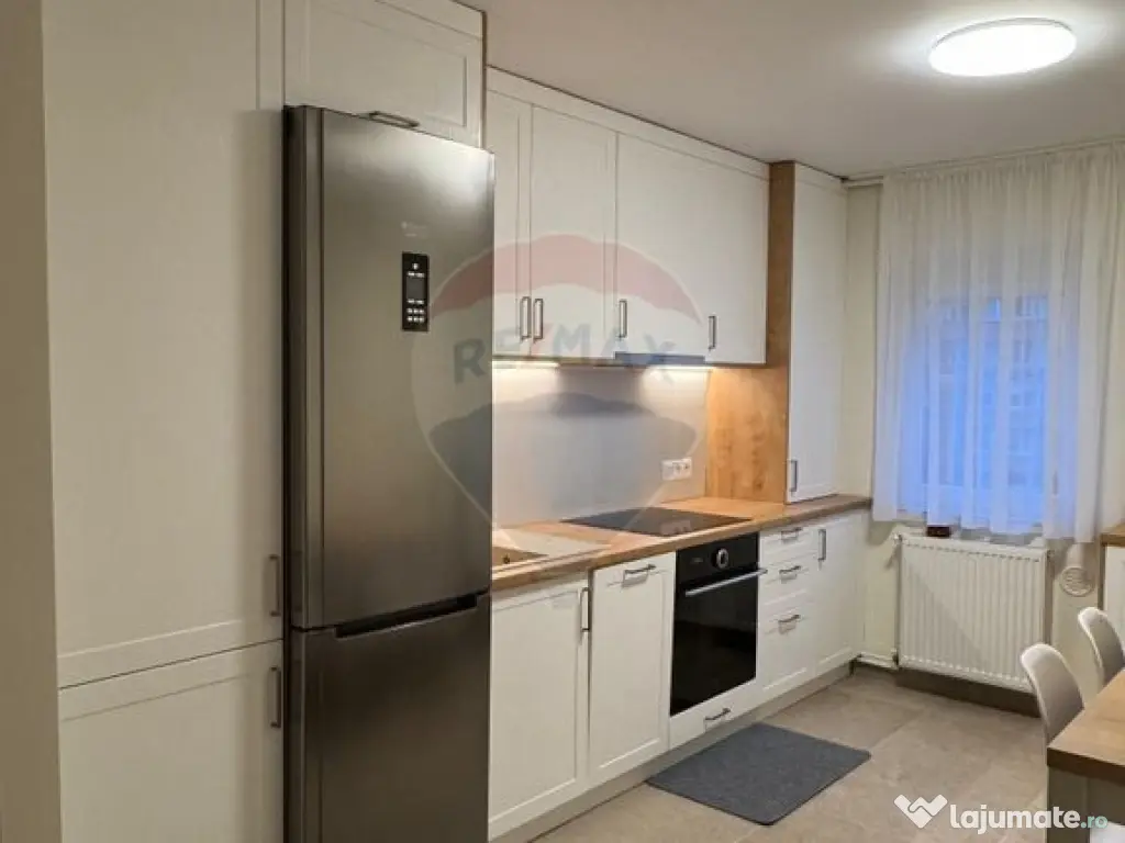 Apartament de inchiriat 3 camere plus Garaj complet RENOVAT