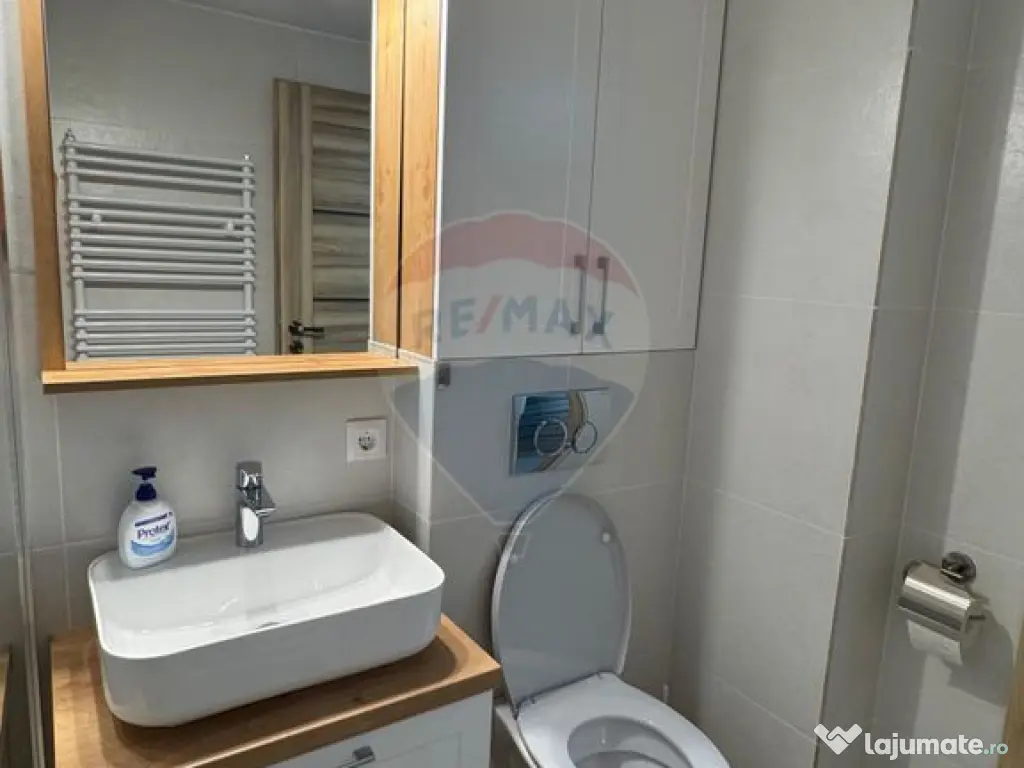 Apartament de inchiriat 3 camere plus Garaj complet RENOVAT