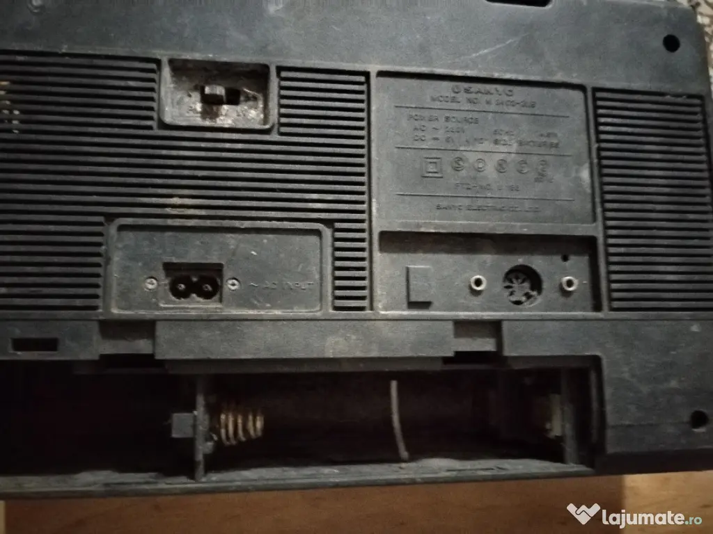 Radio casetofon Sanyo M2402 piese