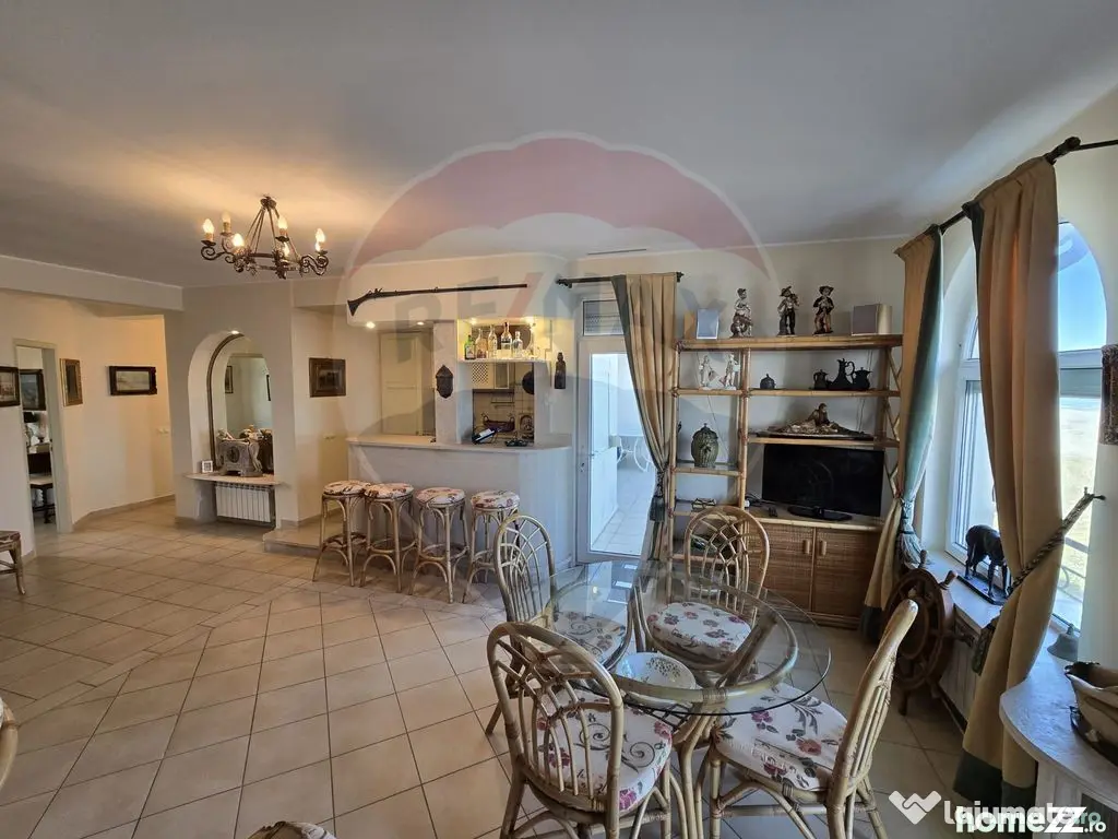 DE VANZARE Apartament cu 4 camere în Mamaia Nord