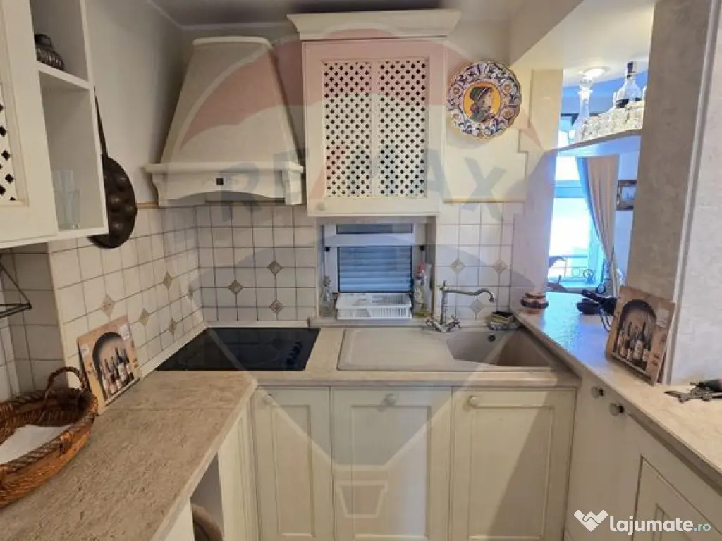 DE VANZARE Apartament cu 4 camere în Mamaia Nord