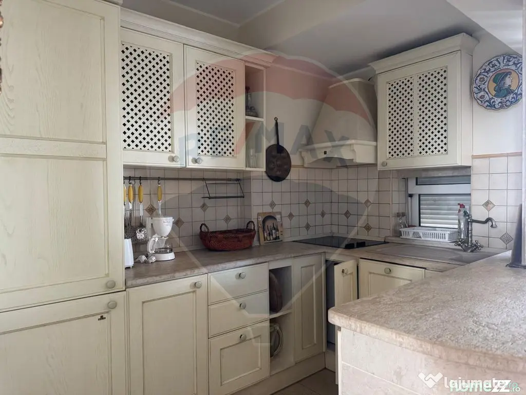 DE VANZARE Apartament cu 4 camere în Mamaia Nord