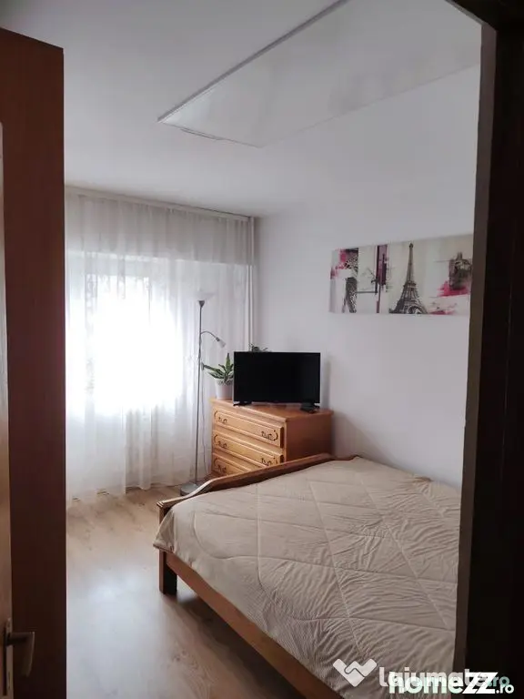 Tomis 1, apartament cu doua camere decomandate.