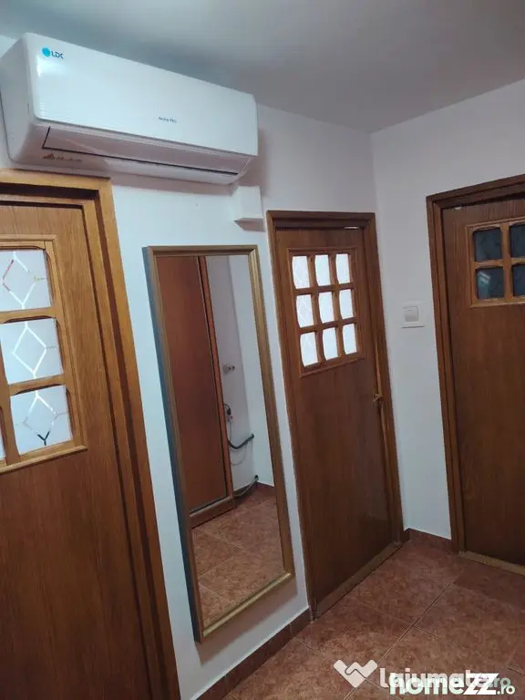 Tomis 1, apartament cu doua camere decomandate.