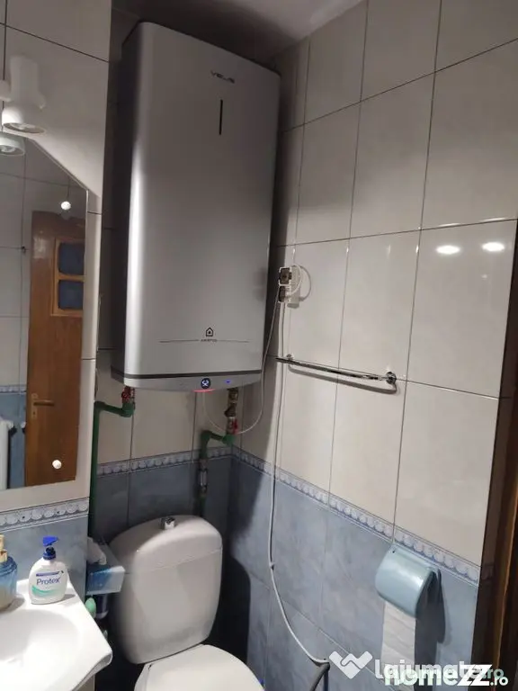 Tomis 1, apartament cu doua camere decomandate.