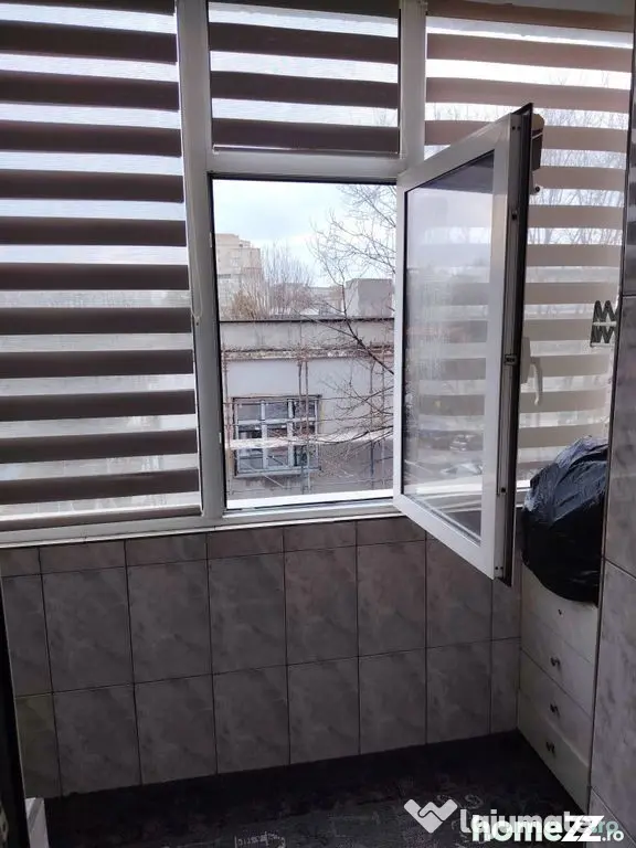 Tomis 1, apartament cu doua camere decomandate.