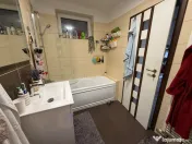 Apartament 3 camere, et.1, 2 balcoane, parcare privata Floresti 