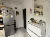 Apartament 3 camere, et.1, 2 balcoane, parcare privata Floresti 