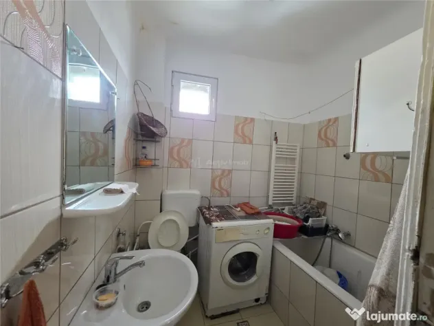 2 camere - centrala termica - et 3 mansarda - Vasile Lucac