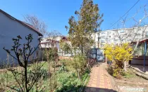 Casă la curte, 100 mp, zona Mihai Bravu