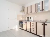 Apartament cu 3 camere in zona centrala 