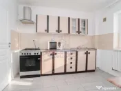 Apartament cu 3 camere in zona centrala 