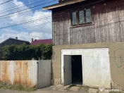 Vând garaj și teren în Fălticeni 