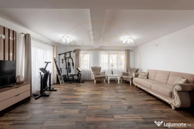 Casa 3 dormitoare,sauna proprie,terase spatioase - Bradu