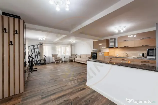 Casa 3 dormitoare,sauna proprie,terase spatioase - Bradu