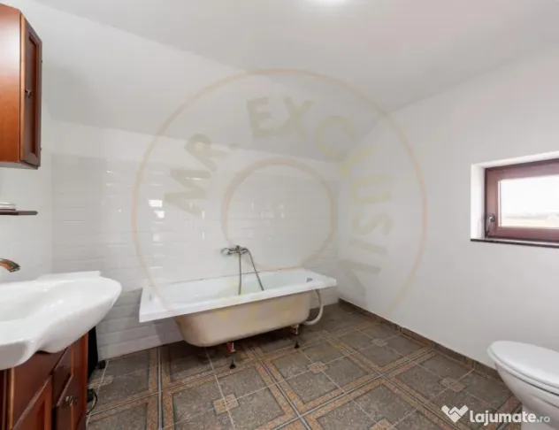 Casa 3 dormitoare,sauna proprie,terase spatioase - Bradu