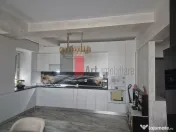 Vanzare apartament 3 camere 70 mp-Weiner Palada+loc de pa... 