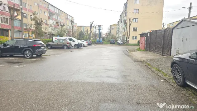 Vand garaj in Deva, pe strada Cernei, suprafata utila 19 mp, construct