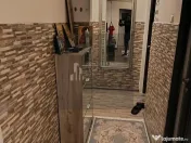 Apartament 3 camere semidecomandat 