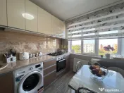 Apartament 3 camere luminos cu loc de parcare 