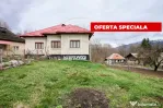 Casa la munte cu teren generos in Com. Nucsoara, loc. Slat