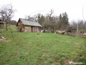 Casa la munte cu teren generos in Com. Nucsoara, loc. Slat 