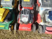 Cositoare gazon pe benzina 