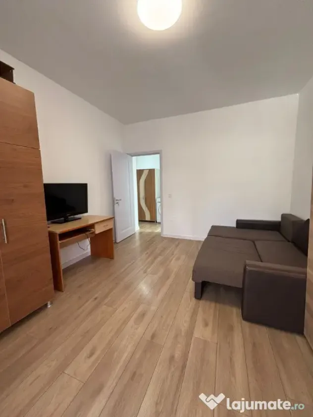 Ap. 1 cam decomandat, bloc nou, mobilat si utilat, se acceptă credit