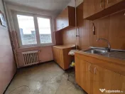 Apartament 2 camere, semidecomandat - zona Garii 