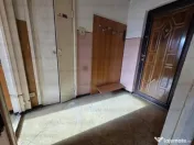 Apartament 2 camere, semidecomandat - zona Garii 