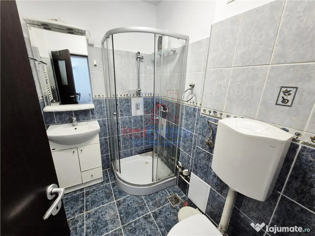 Apartament cu 3 camere in Podu Ros