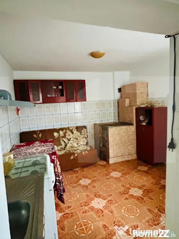 Casă din chirpici, cu teren 1900 mp - Calinesti