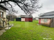 Casă din caramida, cu teren 1900 mp - Calinesti 