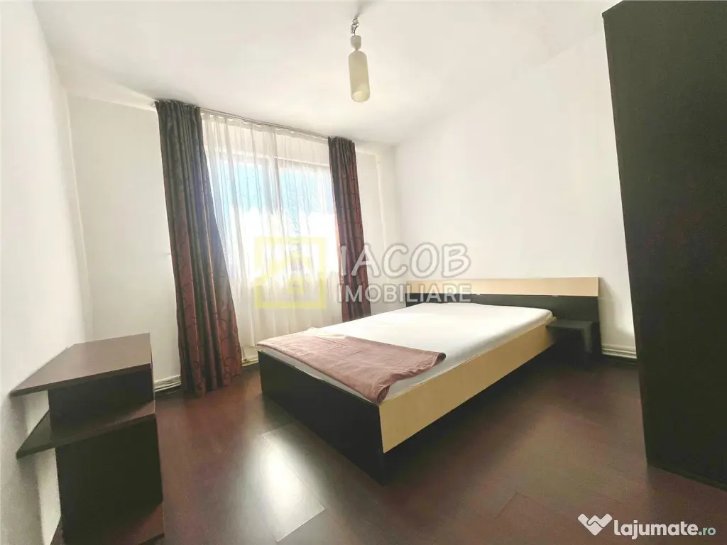 Apartament 3 camere decomandate, strada Martir Horia, Bacau