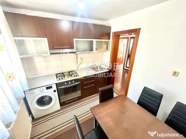 Apartament 3 camere decomandate, strada Martir Horia, Bacau