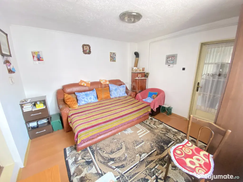 Casa cu Garaj- Zona Teius