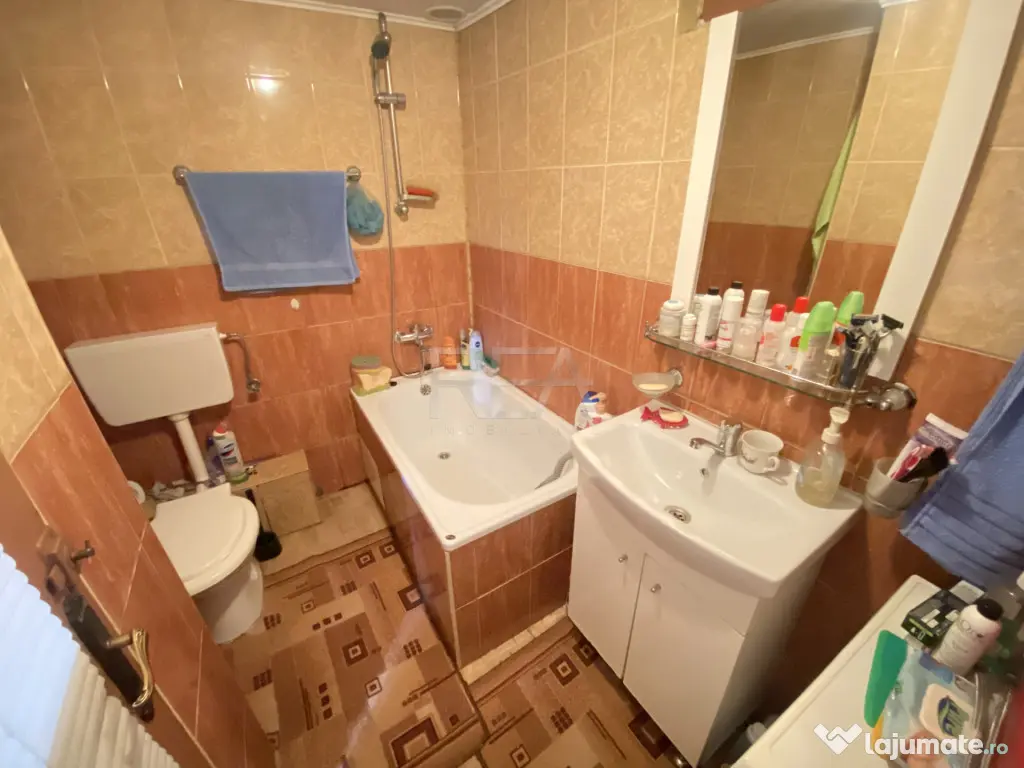 Casa cu Garaj- Zona Teius
