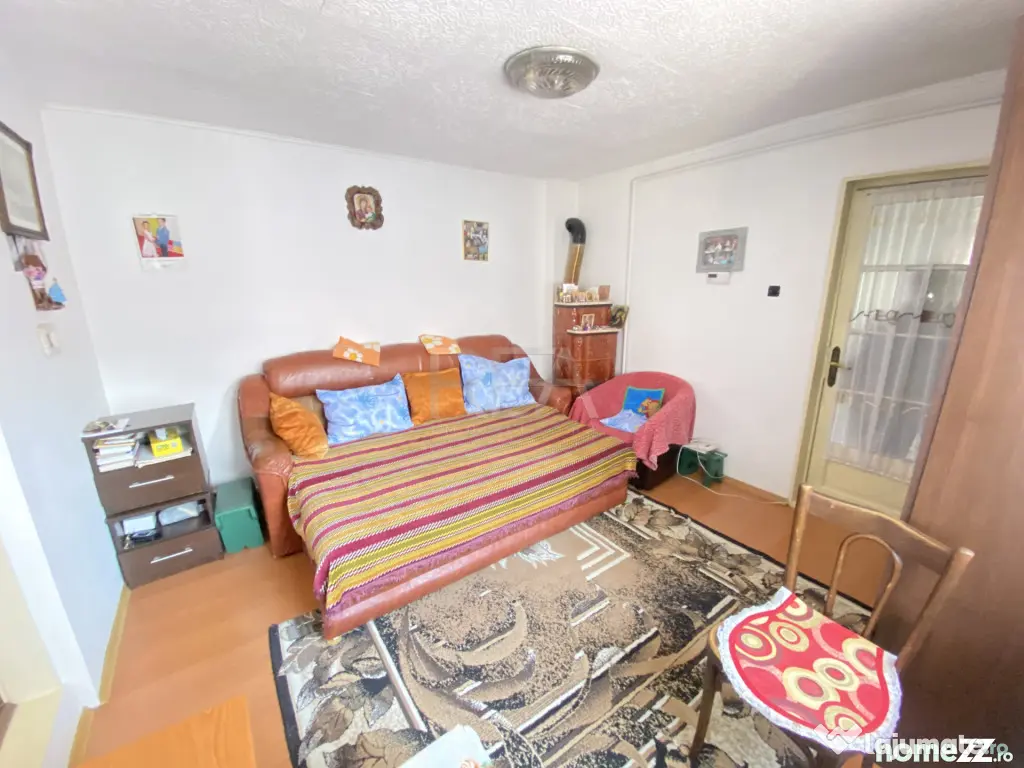 Casa cu Garaj- Zona Teius