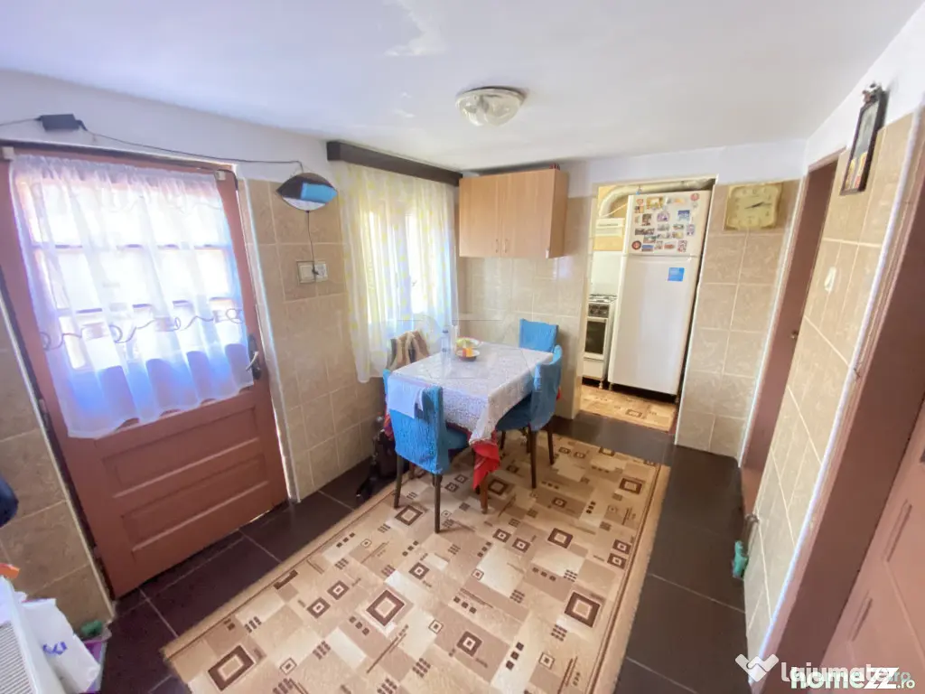 Casa cu Garaj- Zona Teius