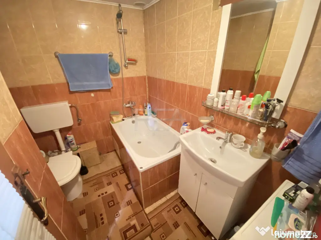 Casa cu Garaj- Zona Teius