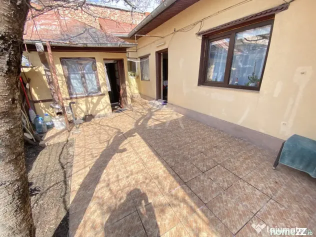 Casa cu Garaj- Zona Teius