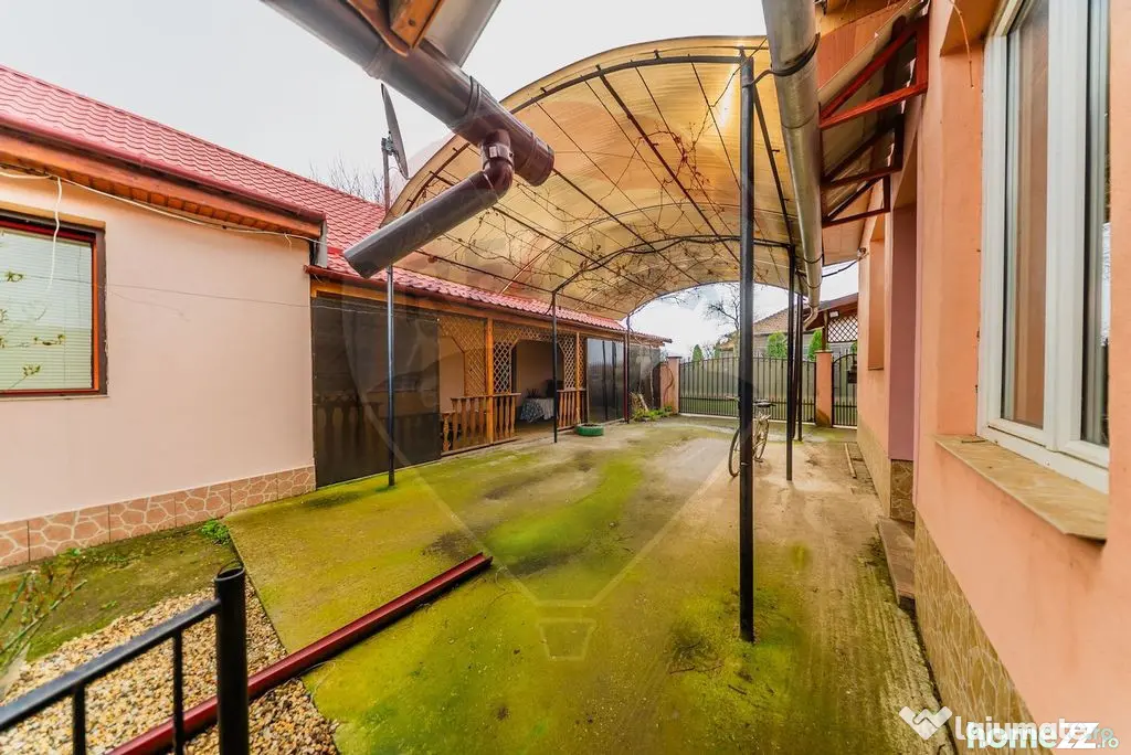 Casă spatioasa cu teren de 2877 mp de vânzare in Irato?...