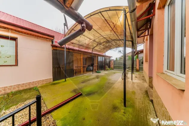 Casă spatioasa cu teren de 2877 mp de vânzare in Irato?...