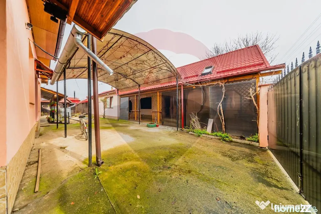 Casă spatioasa cu teren de 2877 mp de vânzare in Irato?...