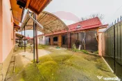 Casă spatioasa cu teren de 2877 mp de vânzare in Irato?... 