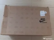Adidași Nike 